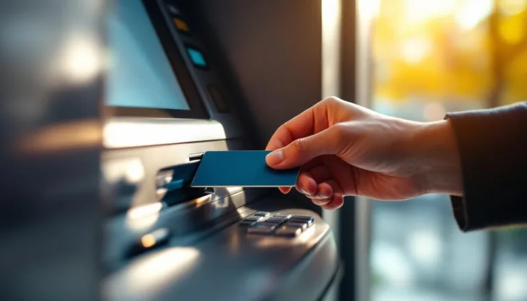 wees alert bij de geldautomaat: leer alles over de nieuwe onzichtbare skimming-techniek die je bankpas stiekem kan hacken en bescherm je geld effectief.